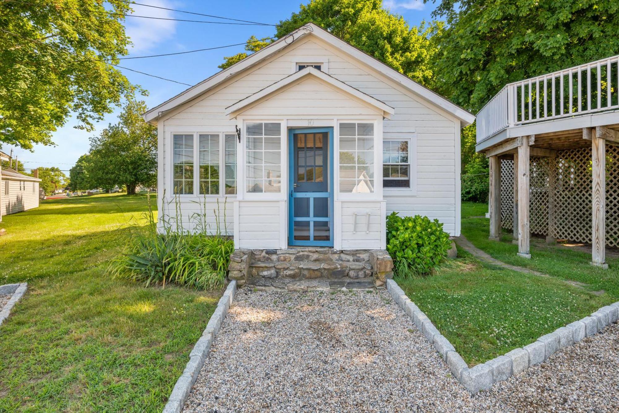 Marina Bay Cottages Waterford Exterior photo